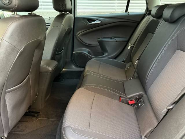 Opel Astra 1.6 CDTi Excellence ST — foto 7