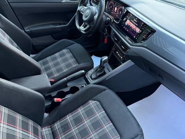 Volkswagen Polo GTI 2.0 TSI DSG — foto 8