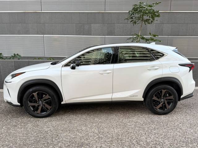 Lexus NX 300h Sport Edition — foto 5
