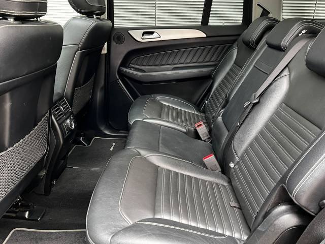 Mercedes-Benz GLS 350 d 4MATIC AMG — foto 7