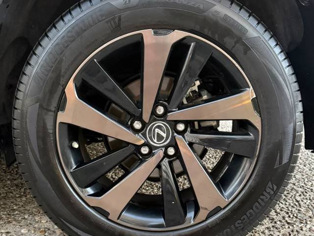 Lexus NX 300h Sport Edition — foto 7