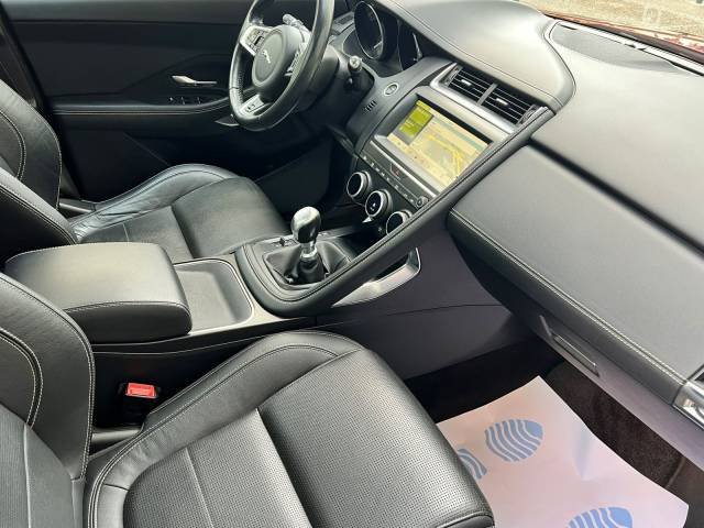 Jaguar E-Pace 2.0D R-Dynamic S — foto 8
