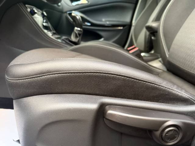 Opel Astra 1.6 CDTi Excellence ST — foto 13