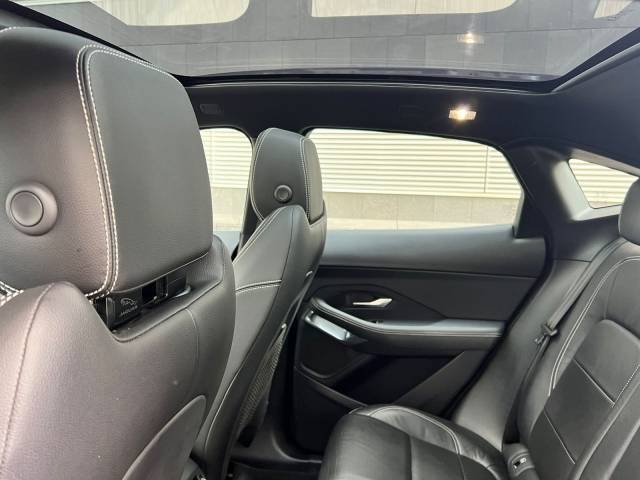 Jaguar E-Pace 2.0D R-Dynamic S — foto 9