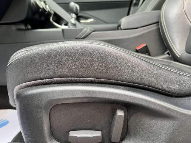 Jaguar E-Pace 2.0D R-Dynamic S — foto 10