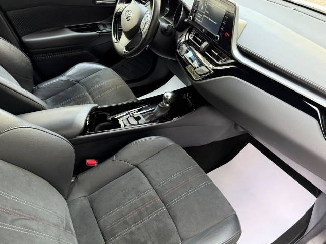 Toyota C-HR 180H GR Sport — foto 13