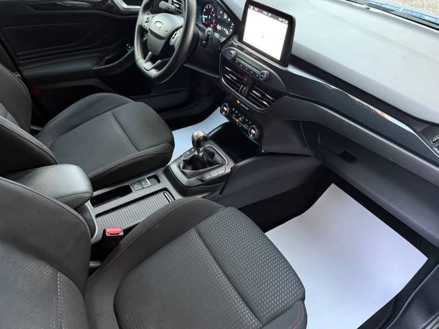 Ford Focus 1.5 EcoBoost ST-Line — foto 14