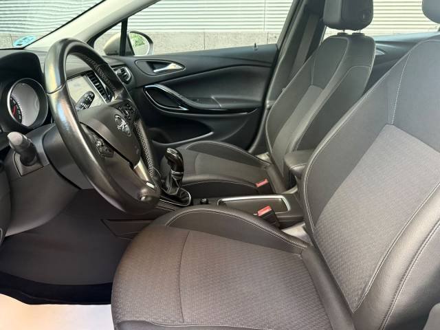 Opel Astra 1.6 CDTi Excellence ST — foto 18