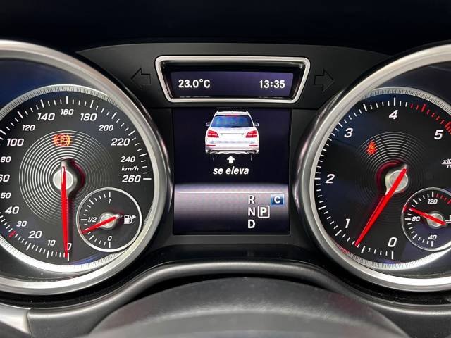 Mercedes-Benz GLS 350 d 4MATIC AMG — foto 17