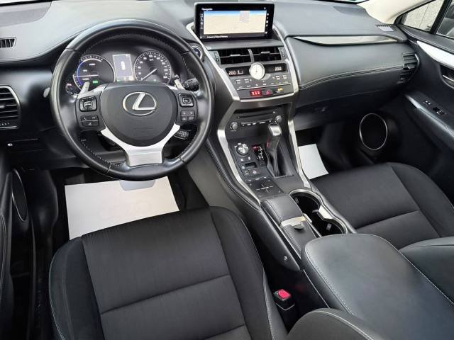 Lexus NX 300h Sport Edition — foto 20