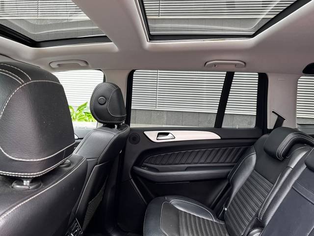 Mercedes-Benz GLS 350 d 4MATIC AMG — foto 26