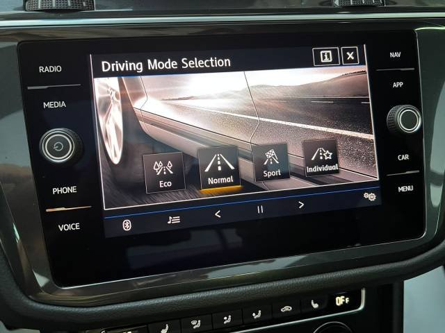Volkswagen Tiguan 2.0 TDI Sport R-Line — foto 26