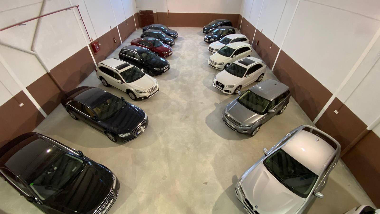 Nave de Let's Cars Barcelona